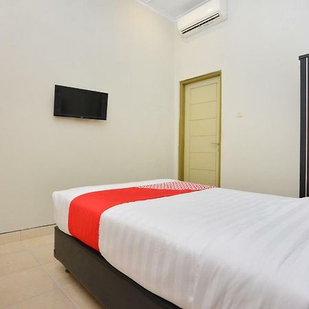 Oyo 743 Garden Guesthouse Maguwo Luaran gambar
