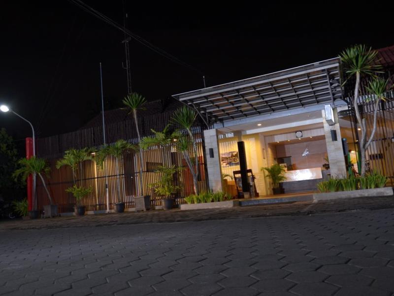 Oyo 743 Garden Guesthouse Maguwo Luaran gambar