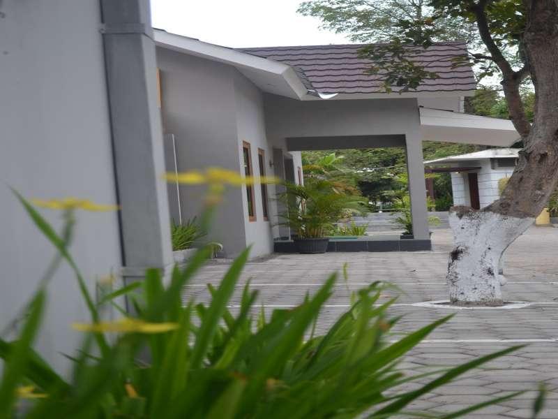 Oyo 743 Garden Guesthouse Maguwo Luaran gambar