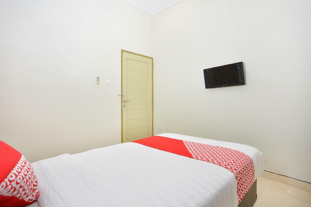 Oyo 743 Garden Guesthouse Maguwo Luaran gambar