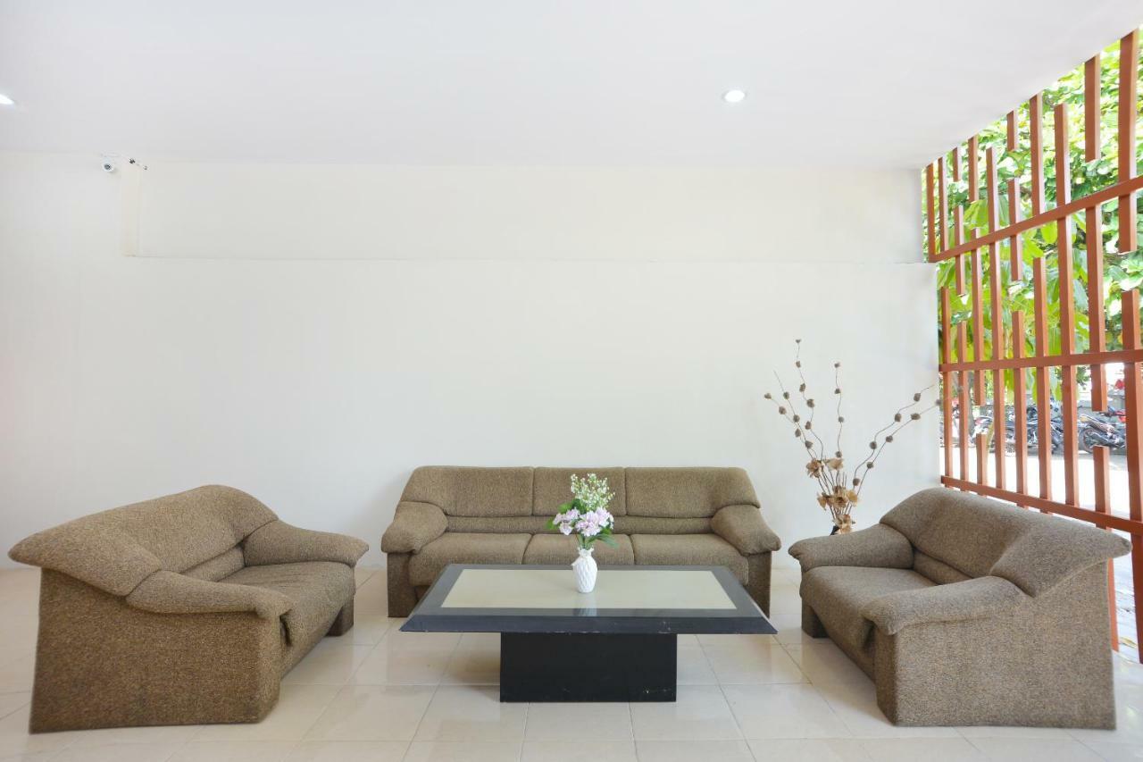Oyo 743 Garden Guesthouse Maguwo Luaran gambar