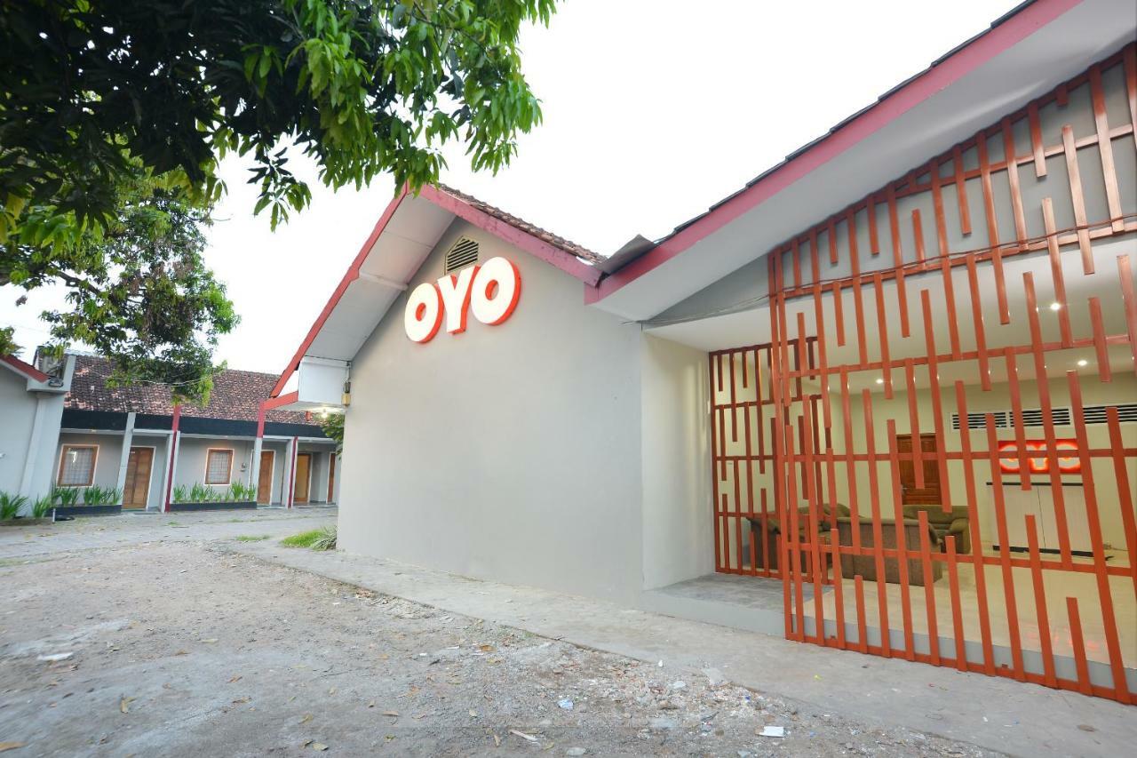 Oyo 743 Garden Guesthouse Maguwo Luaran gambar